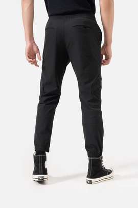 Product side /image/December2024/quan-ut-jogger-da-nang-co-gian_(4).jpg