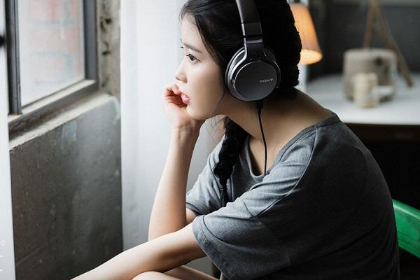 Giọng đọc ấm áp, thú vị là một trong những yếu tố để bạn lựa chọn trải nghiệm sách nói 