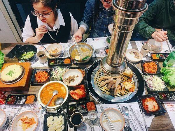 8/3 đi ăn gì ghé ngay quán Buffet nướng Hàn Quốc