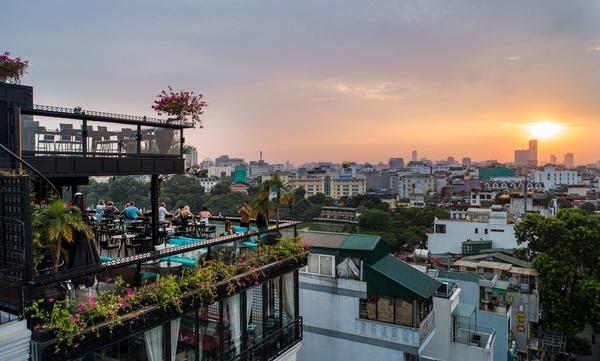 Twilight Sky Bar cho thực khách trải nghiệm không gian thoáng đãng cùng các món ăn ngon tuyệt vời