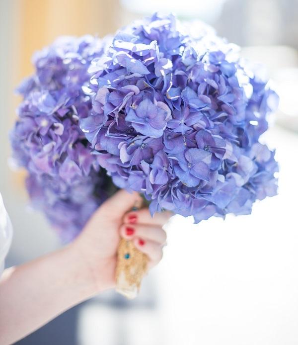 Lần đầu tặng quà cho bạn gái nên tặng gì