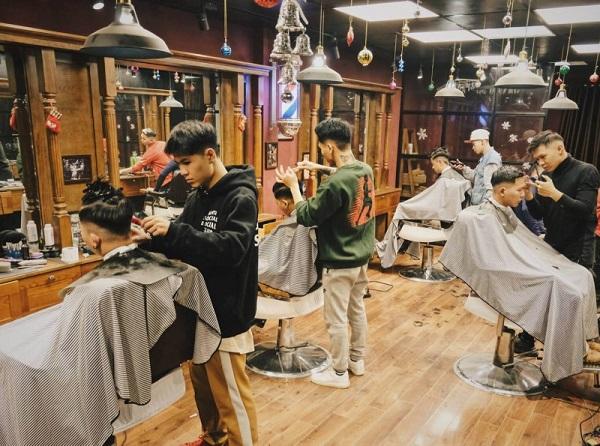 Tiệm cắt tóc Than barber gần đây đậm chất châu Âu ngay giữa lòng thủ đô