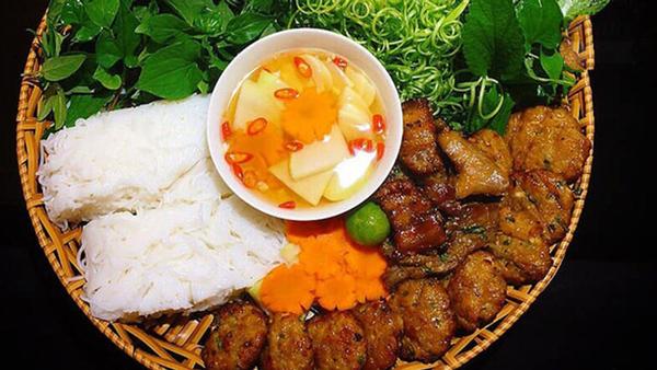 Bún chả Hoa Đông – 121 Lý Tự Trọng, Q.1 (Ngã tư Lý Tự Trọng, Thủ Khoa Huân)