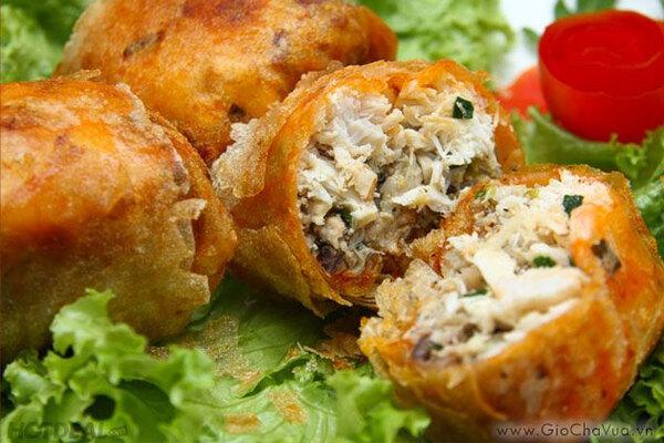 Nếu đã ghé qua bún chả Hoa Đông không nên bỏ qua chả nem cua bể 