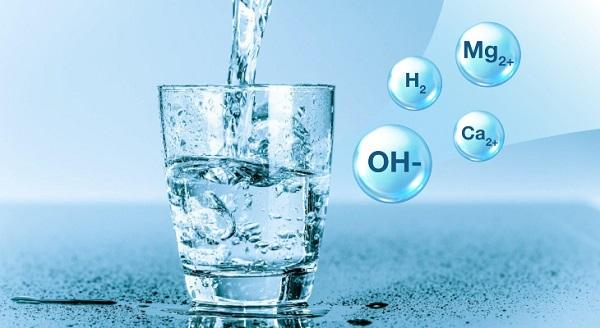 Nước điện giải ion kiềm rất được các bác sĩ khuyên dùng