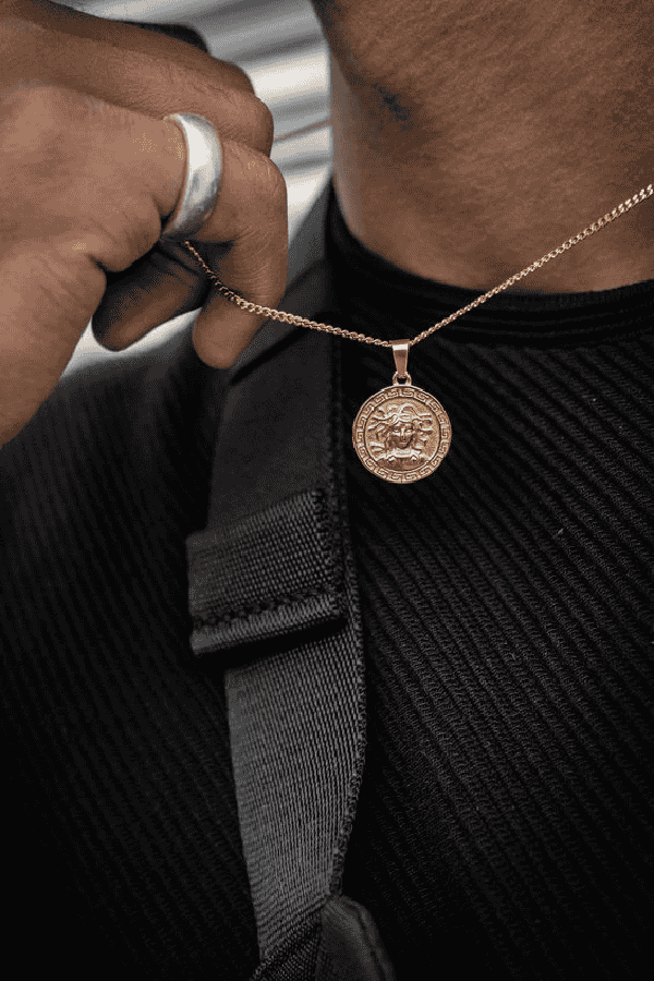 Dây chuyền nam điểm tô cho outfit hoàn hảo