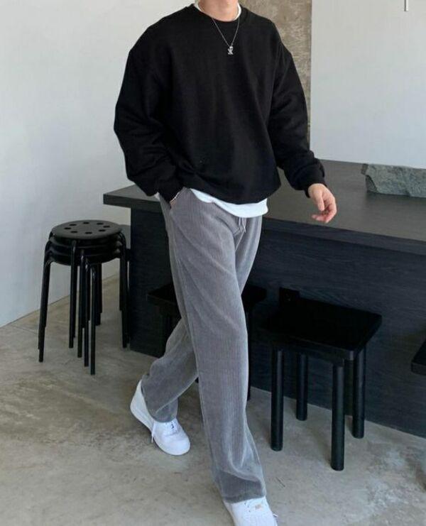 Phong cách năng động với áo sweater và quần jean