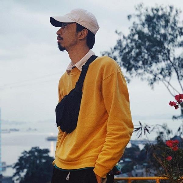 Đen Vâu có cách phối đồ đơn giản trong bộ outfits thường ngày