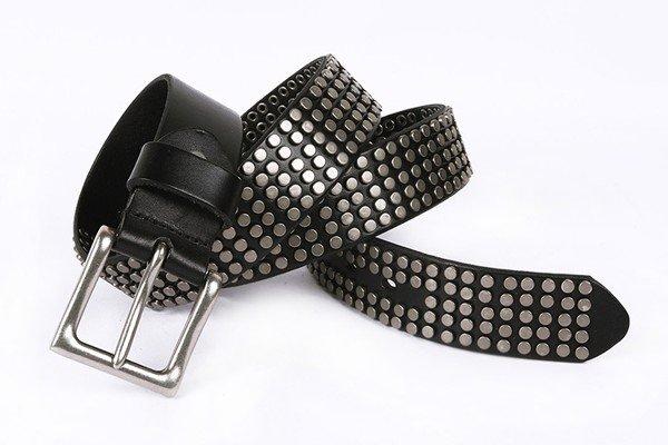 Thắt lưng nhiều đinh tán