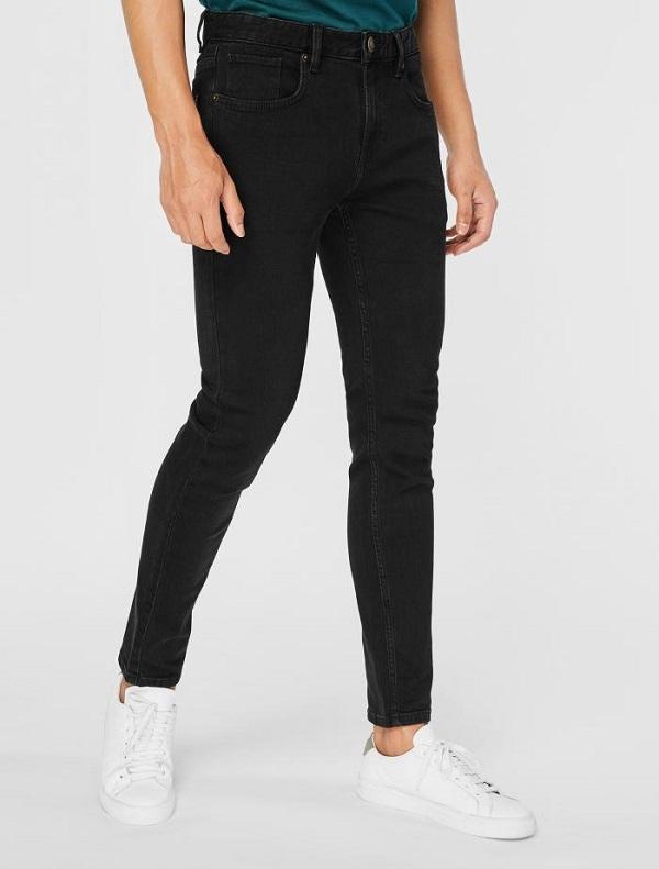 Quần jeans quá bó