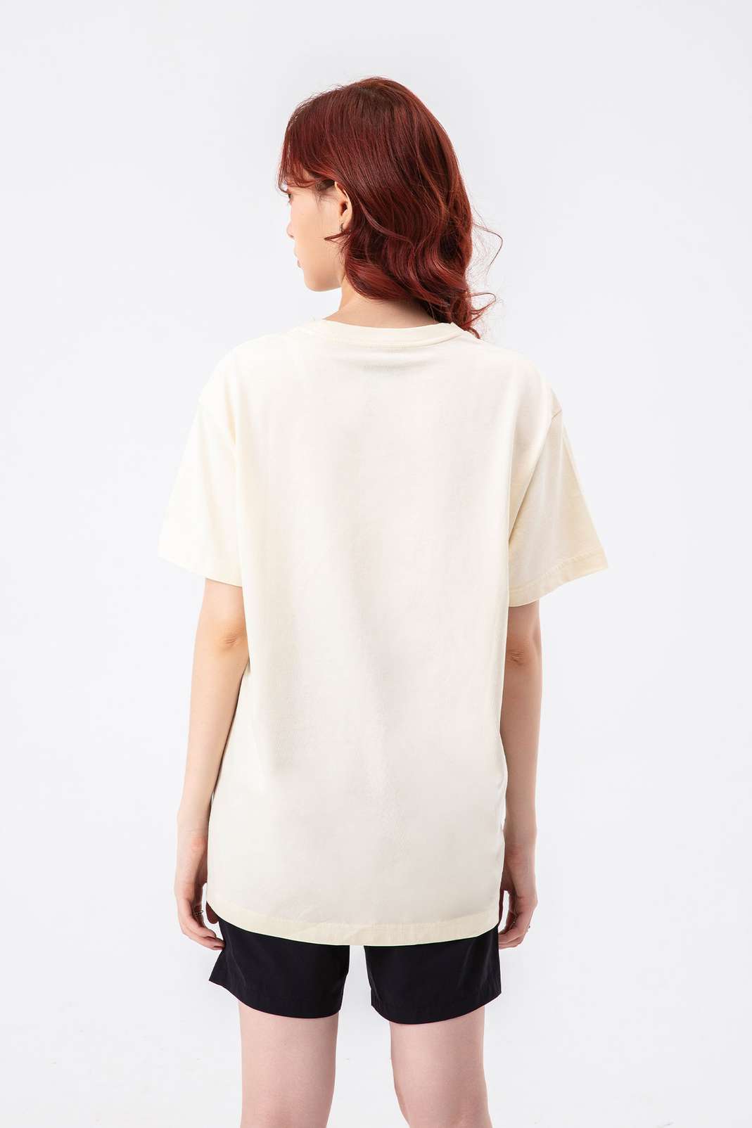 Product Image /image/January2025/2484.ULSDN.TSZ607--Ao-thun-Relaxed-Fit-84RISING-Disney-Corner---TET---Happy-Mickey.11.jpg