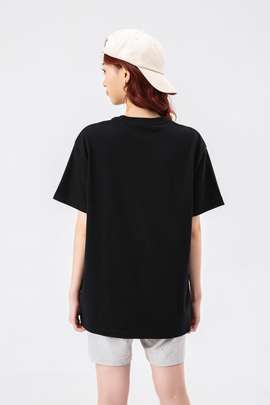 Product side /image/January2025/2484.ULSDN.TSZ608--Ao-thun-Relaxed-Fit-84RISING-Disney-Corner---TET---Mua-Lan.4.jpg