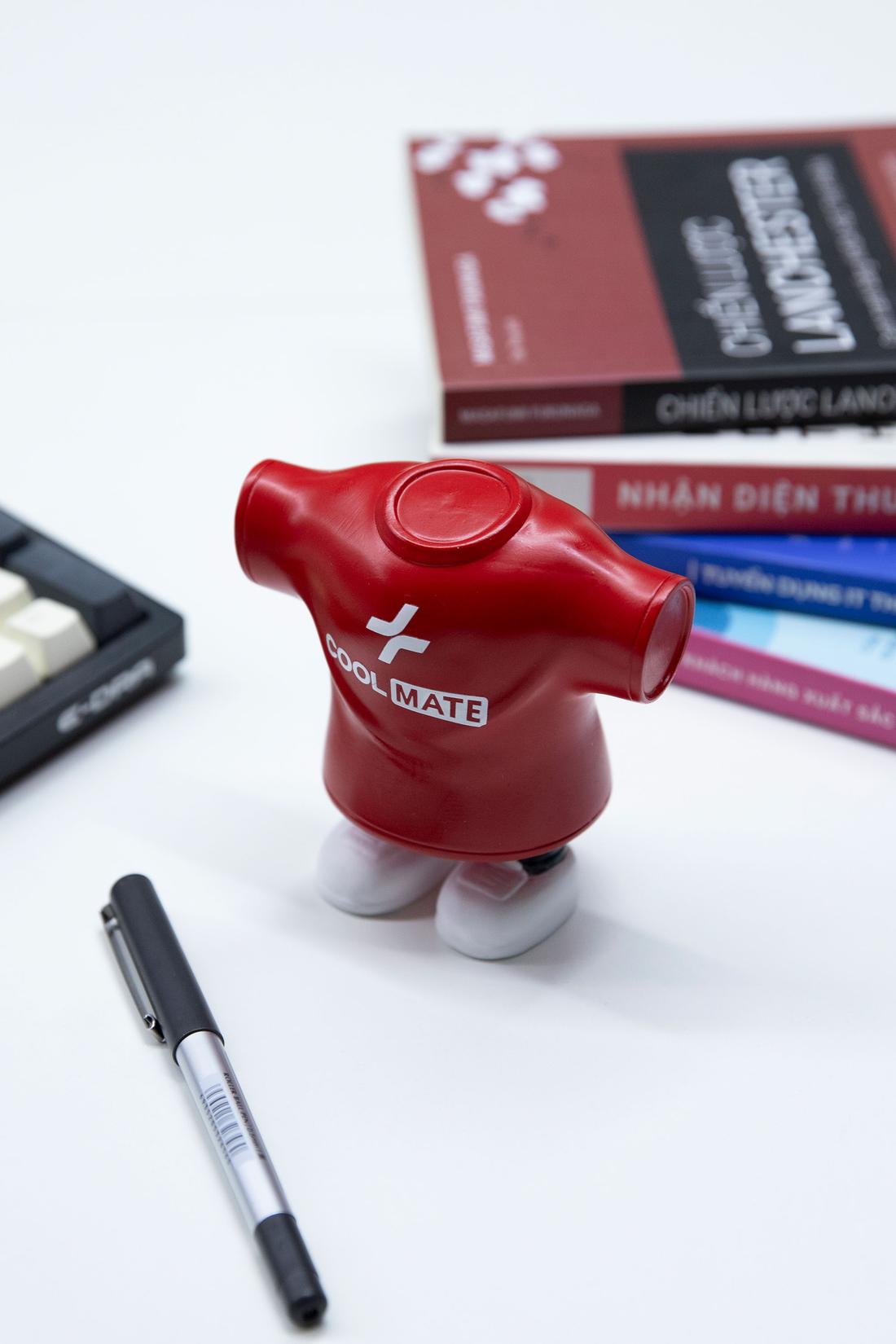 Tượng áo CoolMate phiên bản giới hạn - undefined