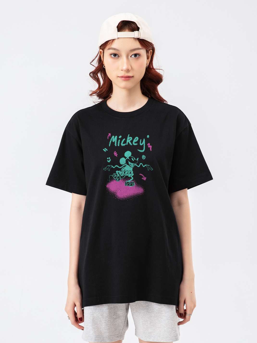 Product Image /image/July2025/ao-thun-relaxed-fit-disney-mickey-wavy-1-den.jpg