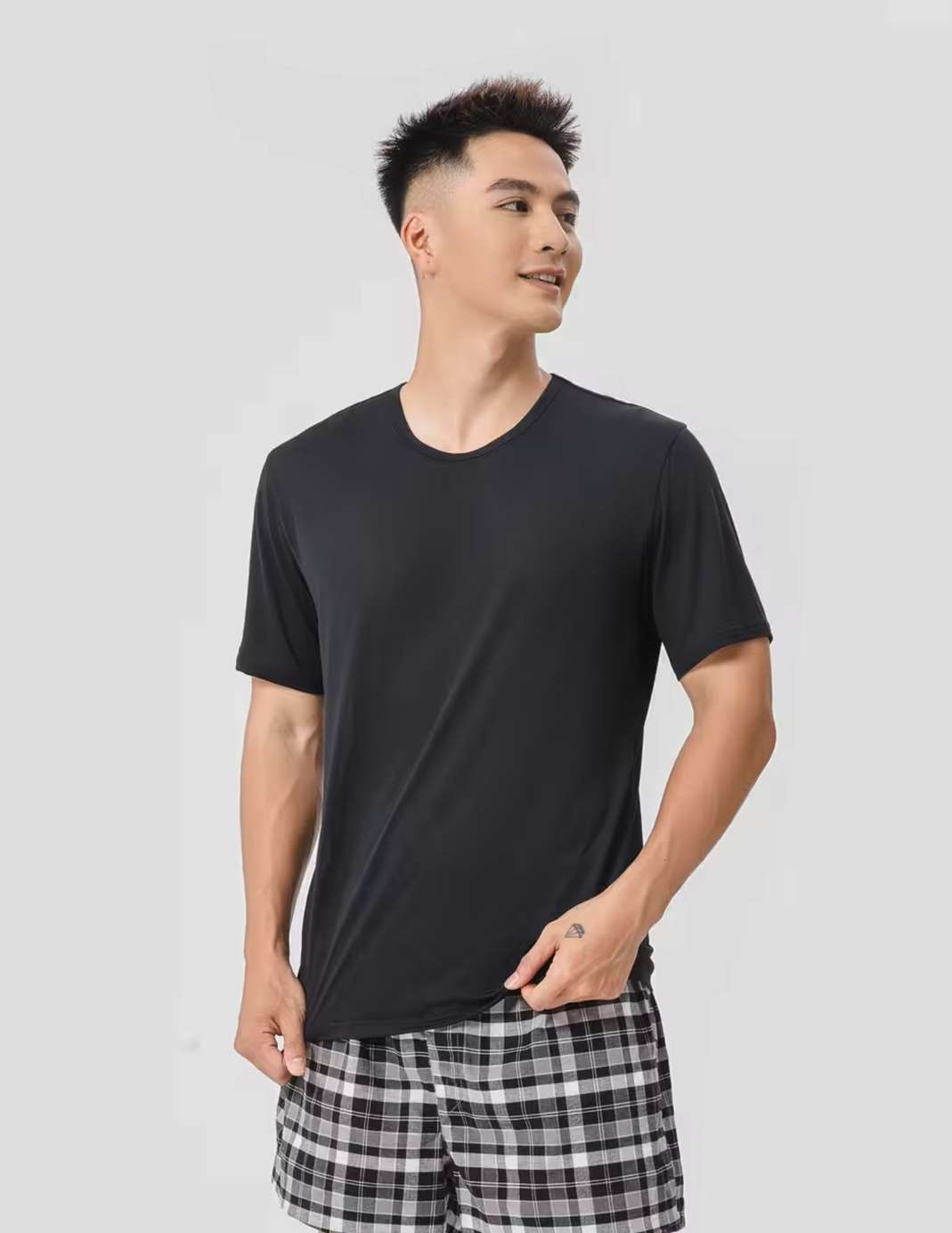 Product Image /image/June2025/ao-thun-nam-mac-trong-thoang-khi-nhanh-kho-excool-13-den.jpg