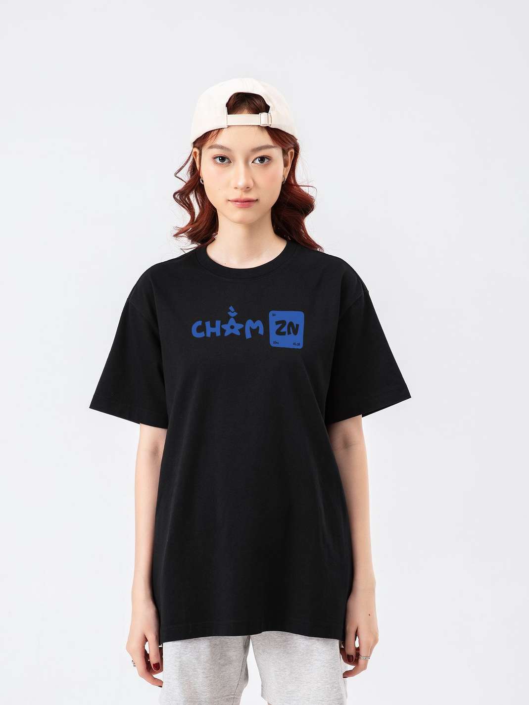 Product Image /image/June2025/ao-thun-relaxed-fit-cham-zn-7-den.jpg