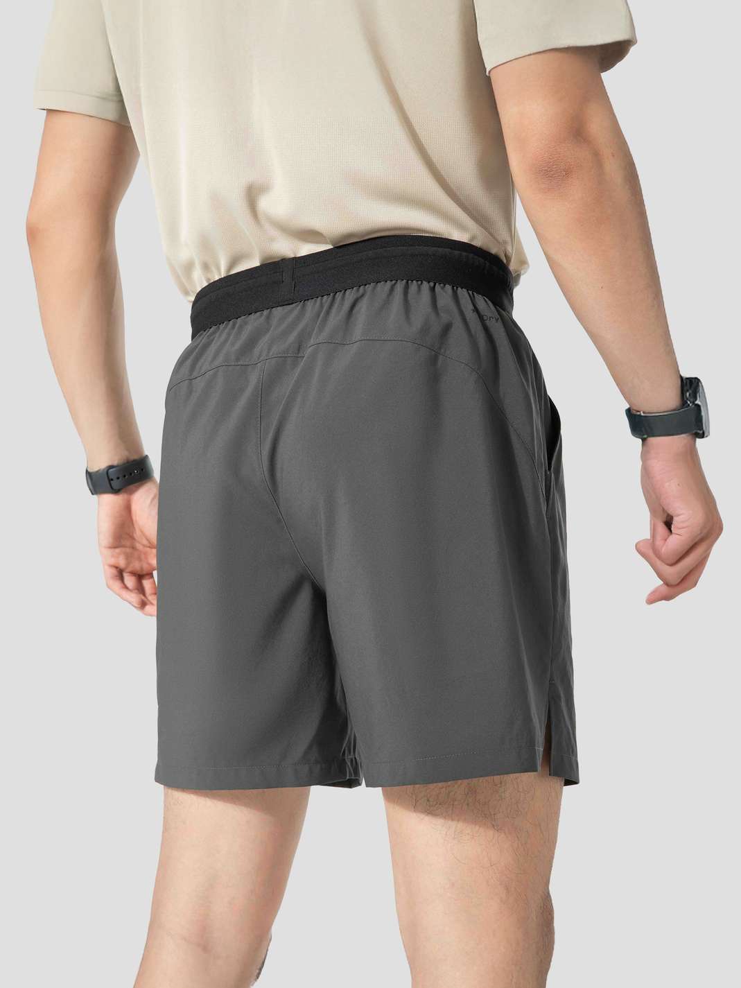 Product Image /image/June2025/quan-short-the-thao-nam-6inch-dai-sieu-co-gian-8-xam-dam.jpg