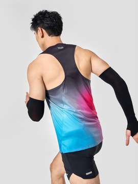 Product side /image/June2025/singlet-chay-bo-airush-gradient-_2-den-cut.jpg