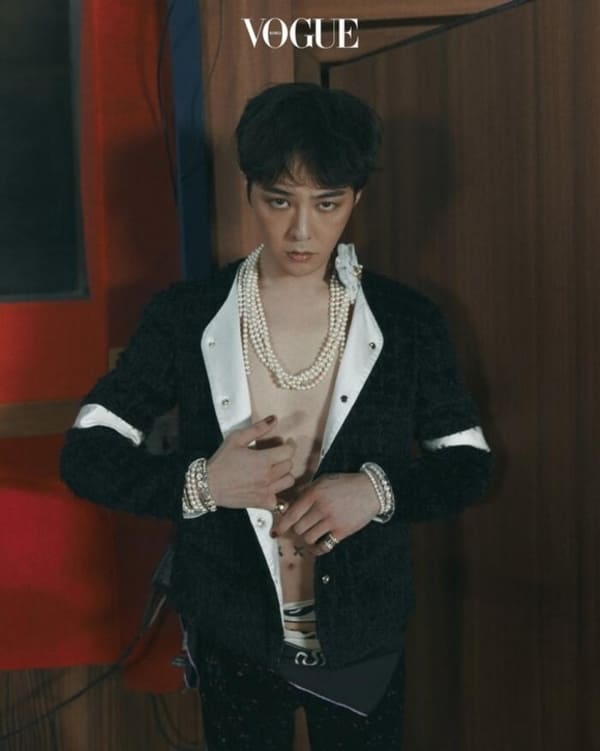 GD (Big Bang) là anh chàng ưa thích sự kết hợp của vòng ngọc trai với phong cách aesthetics