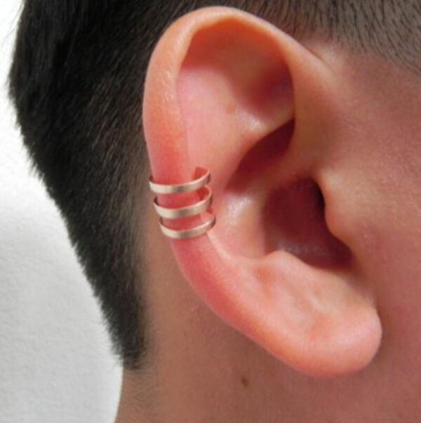 Đeo hoa tai khi đi ngủ là thói quen của nhiều người. Tuy nhiên đây cũng là nguyên nhân dẫn đến nhiều vấn đề sức khỏe. Cùng Coolmate khám phá bí ẩn về những điều sẽ xảy ra nếu bạn đeo hoa tai đi ngủ trong bài viết sau đây. 