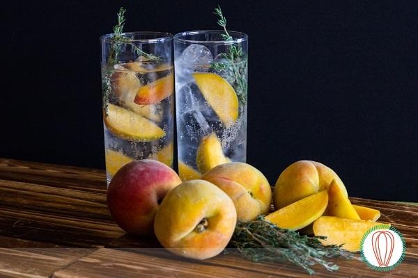 Hương vị của Gin hòa quyện với vị chua ngọt độc đáo của đào, tạo nên thức uống quyến rũ