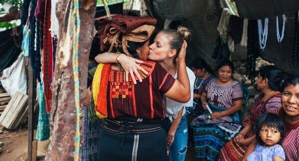 Tribe Alive ngoài việc phát triển Eco Fashion, họ còn hướng đến việc đấu tranh cho nữ quyền