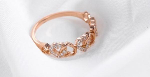 trang sức bằng vàng hồng