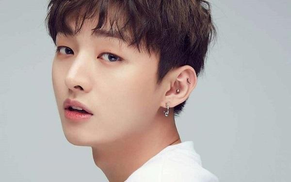 Mẫu khuyên tai đẹp cho nam