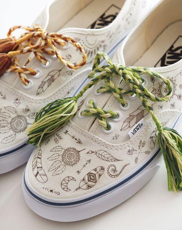  Vẽ họa tiết boho và tự tết dây giày màu sắc biến tấu đôi Vanz basic đã cũ