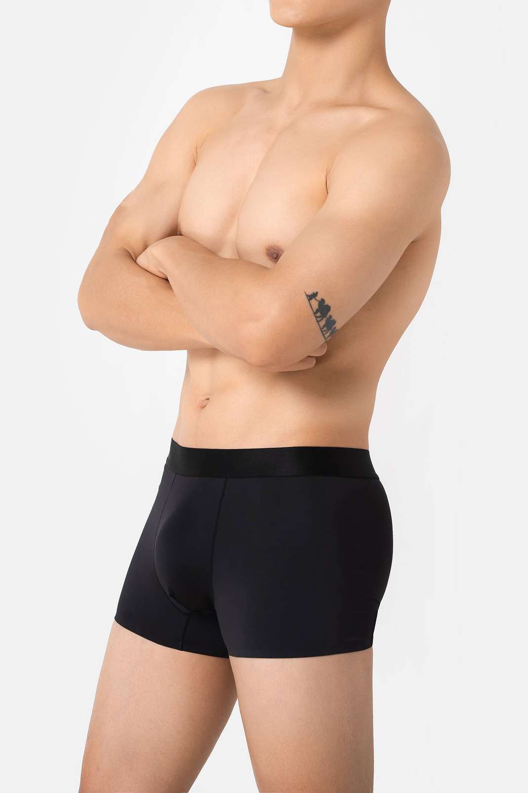 Product Image /image/March2023/Seamless_Den_-_Model_2.jpg