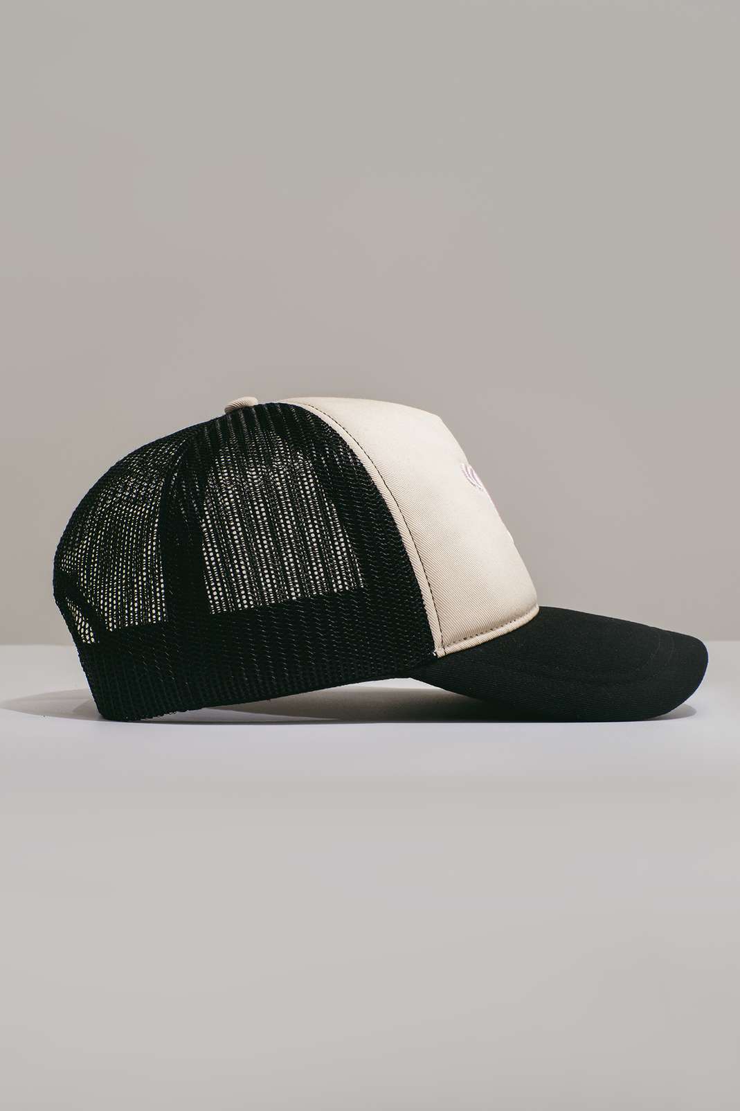 Mũ Trucker US 84RISING - undefined