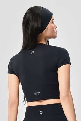 Product side /image/March2025/ao-cropped-tee-yoga-slimfit-71-den.jpg