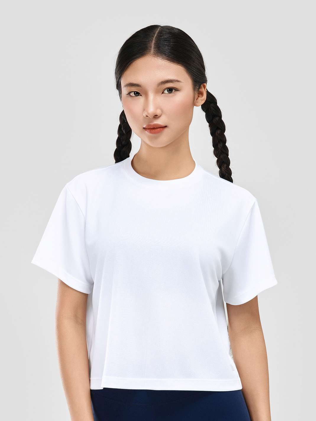Product Image /image/March2025/ao-the-thao-nu-essential-cropped-tee-181-trang-1_30.jpg