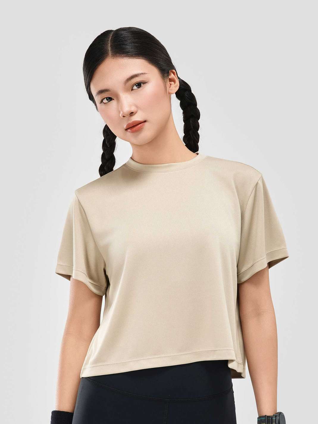 Product Image /image/March2025/ao-the-thao-nu-essential-cropped-tee-7111-be-nau-1_37.jpg