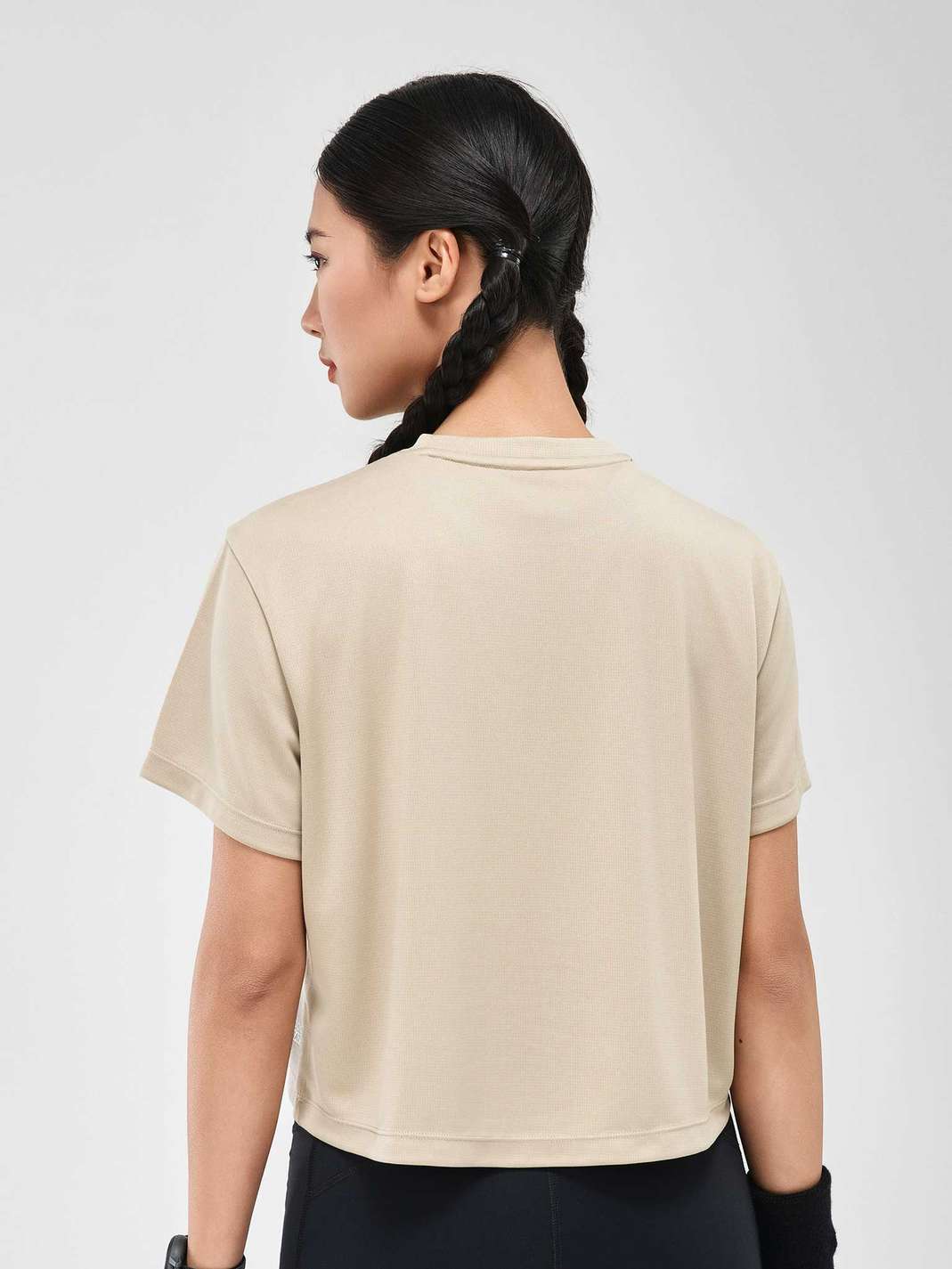 Product Image /image/March2025/ao-the-thao-nu-essential-cropped-tee-733-be-nau-1_75.jpg