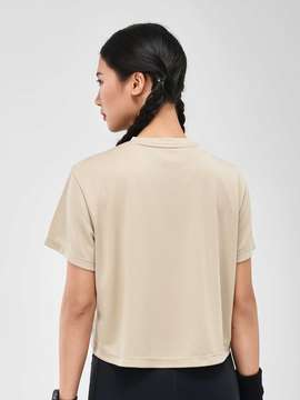 Product side /image/March2025/ao-the-thao-nu-essential-cropped-tee-733-be-nau-1_75.jpg