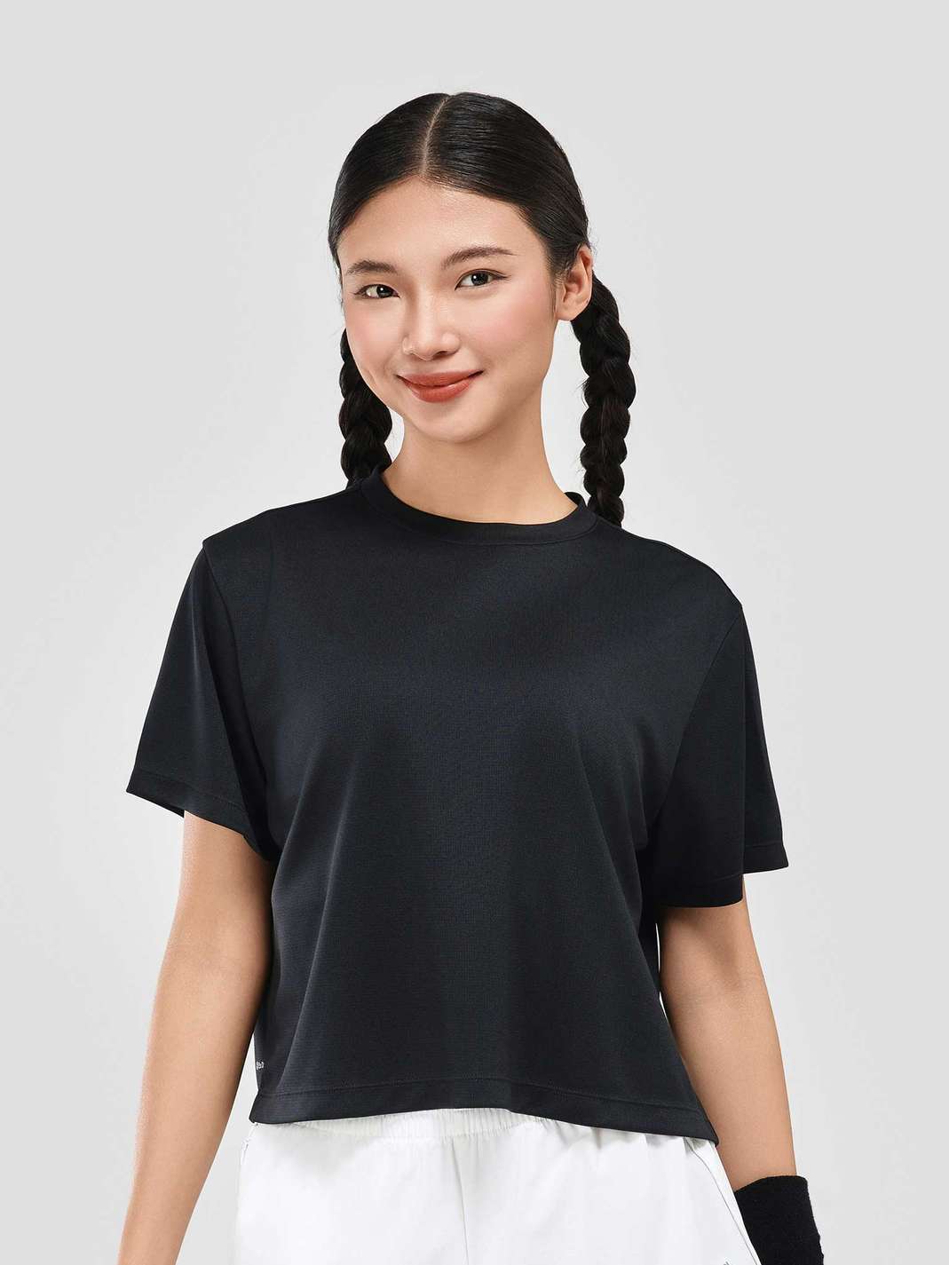 Product Image /image/March2025/ao-the-thao-nu-essential-cropped-tee-92-den-1_61.jpg