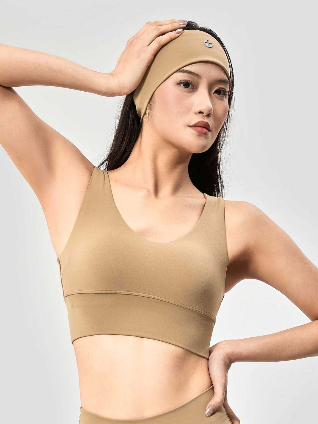 Product Image /image/March2025/bra-yoga-vneck-coolsoft-light-support-5-nau-mocha.jpg