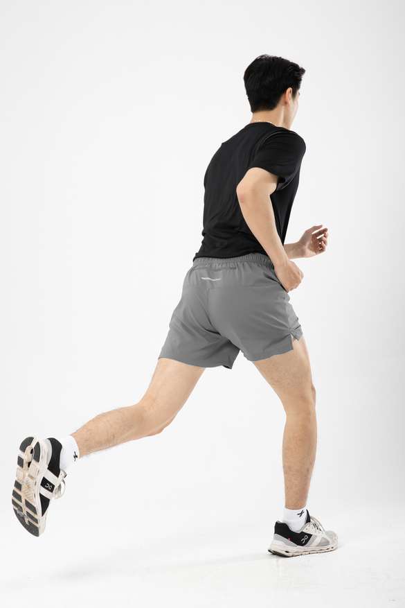 Quần Shorts Running Essentials 5 inch - undefined