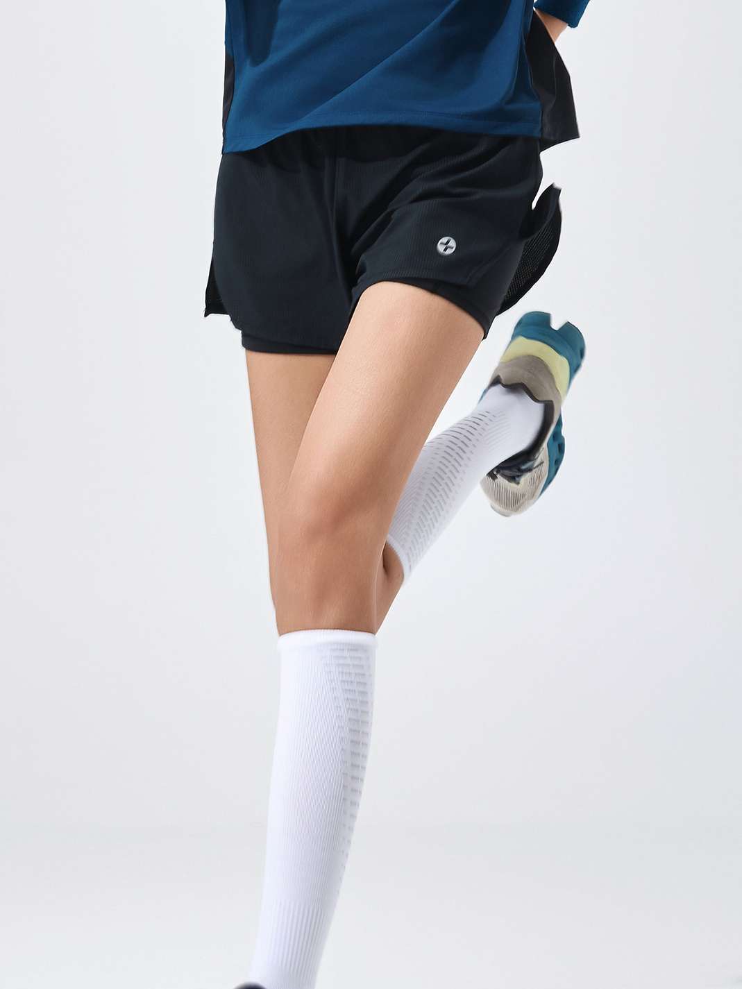 Product Image /image/March2025/quan-short-nu-chay-bo-2-lop-race-shorts-011--den-2.jpg