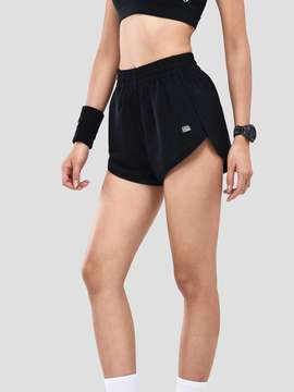 Product side /image/March2025/quan-short-the-thao-nu-co-gian-woven-short-16-den.jpg