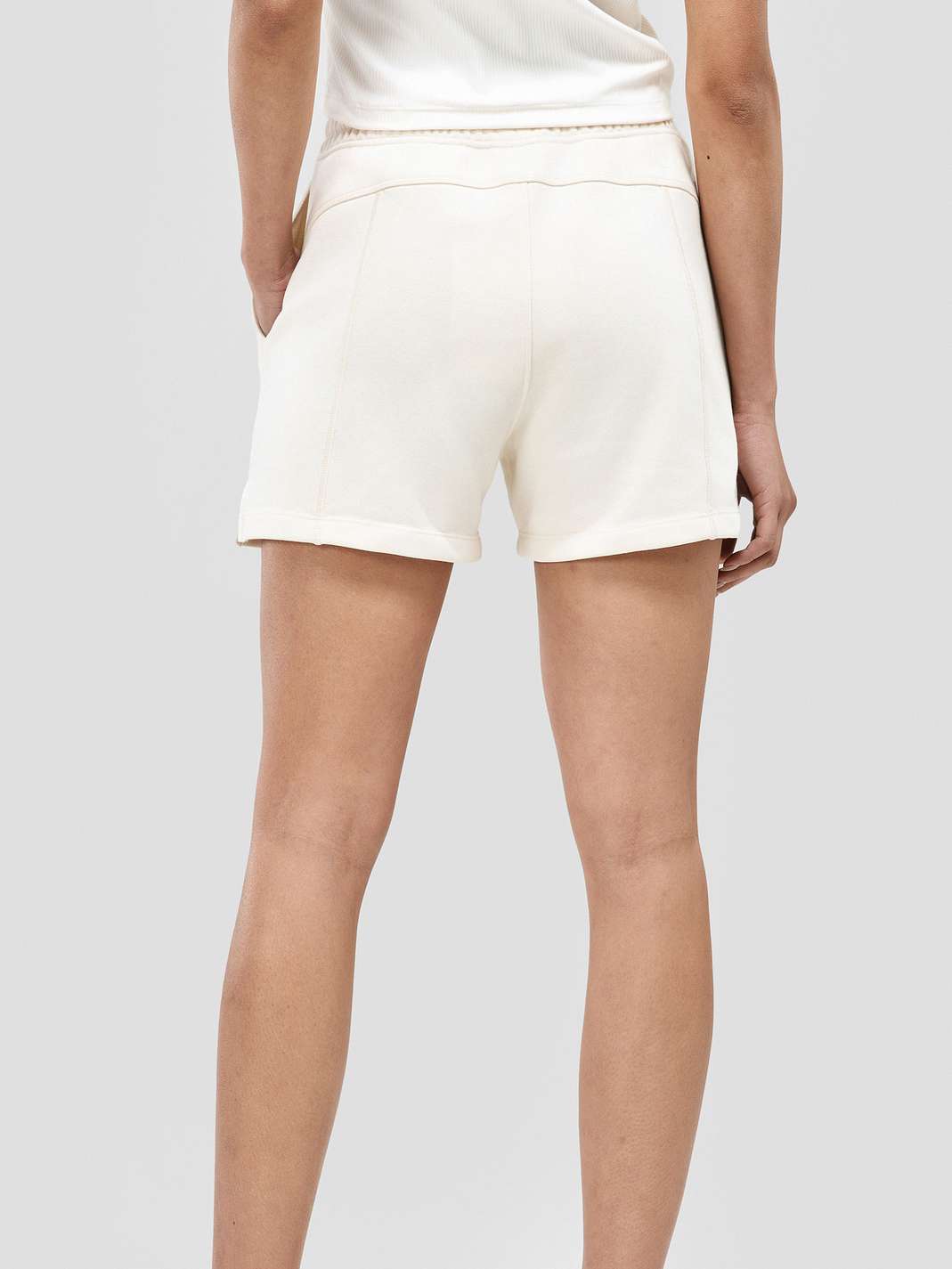 Product Image /image/March2025/quan-short-the-thao-nu-french-terry-3.5-inch-03851-be_68.jpg