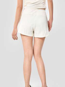 Product side /image/March2025/quan-shorts-yoga-ribbed-33-be_18.jpg