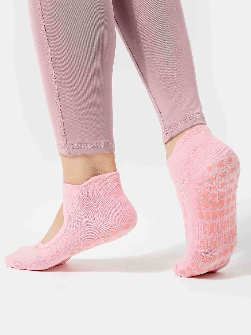 Product Image /image/March2025/tat-yoga--pilates-grib-socks-424-hong.jpg