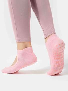 Product side /image/March2025/tat-yoga--pilates-grib-socks-424-hong.jpg