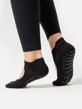 Product side /image/March2025/tat-yoga--pilates-grib-socks-464-den.jpg