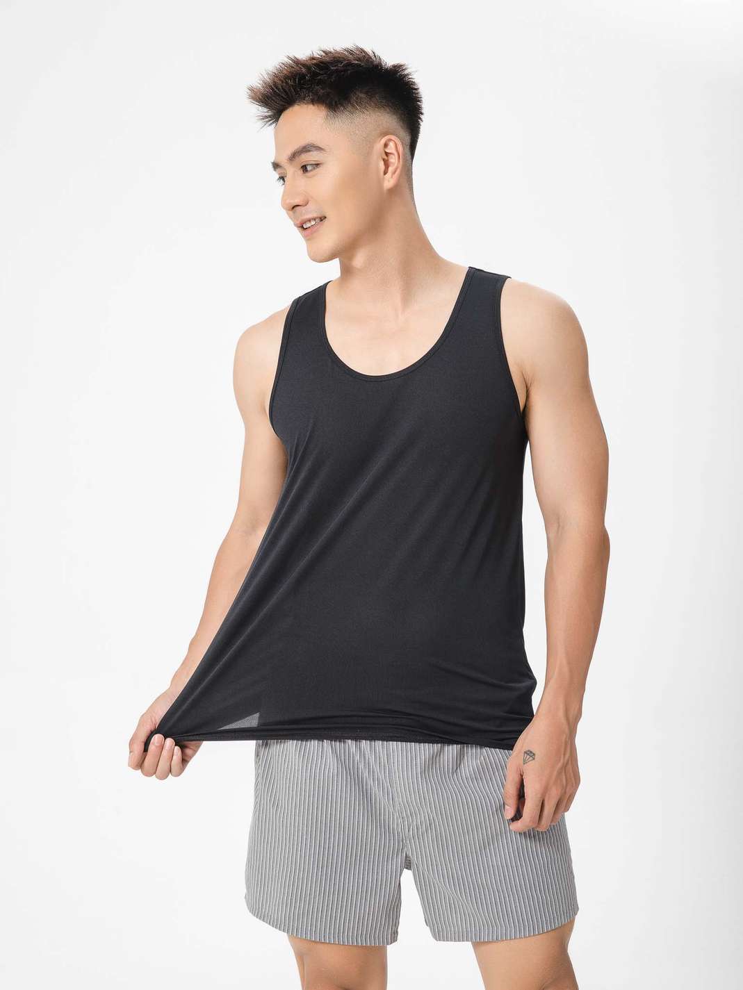 Product Image /image/May2025/Ao-tanktop-nam-mac-trong-anti-smell-Den_3.jpg