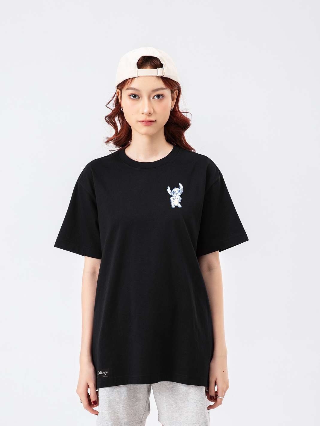 Product Image /image/May2025/ao-thun-relaxed-fit-in-stitch-sun-sea-stitch-Den_FRONT.jpg