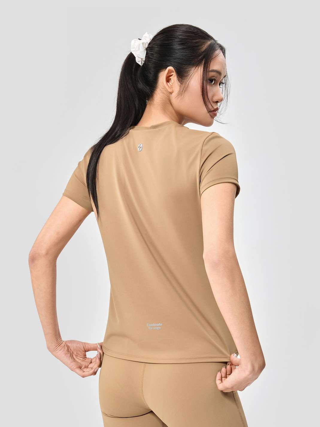 Product Image /image/May2025/ao-tshirt-yoga-slimfit-21-nau-mocha.jpg