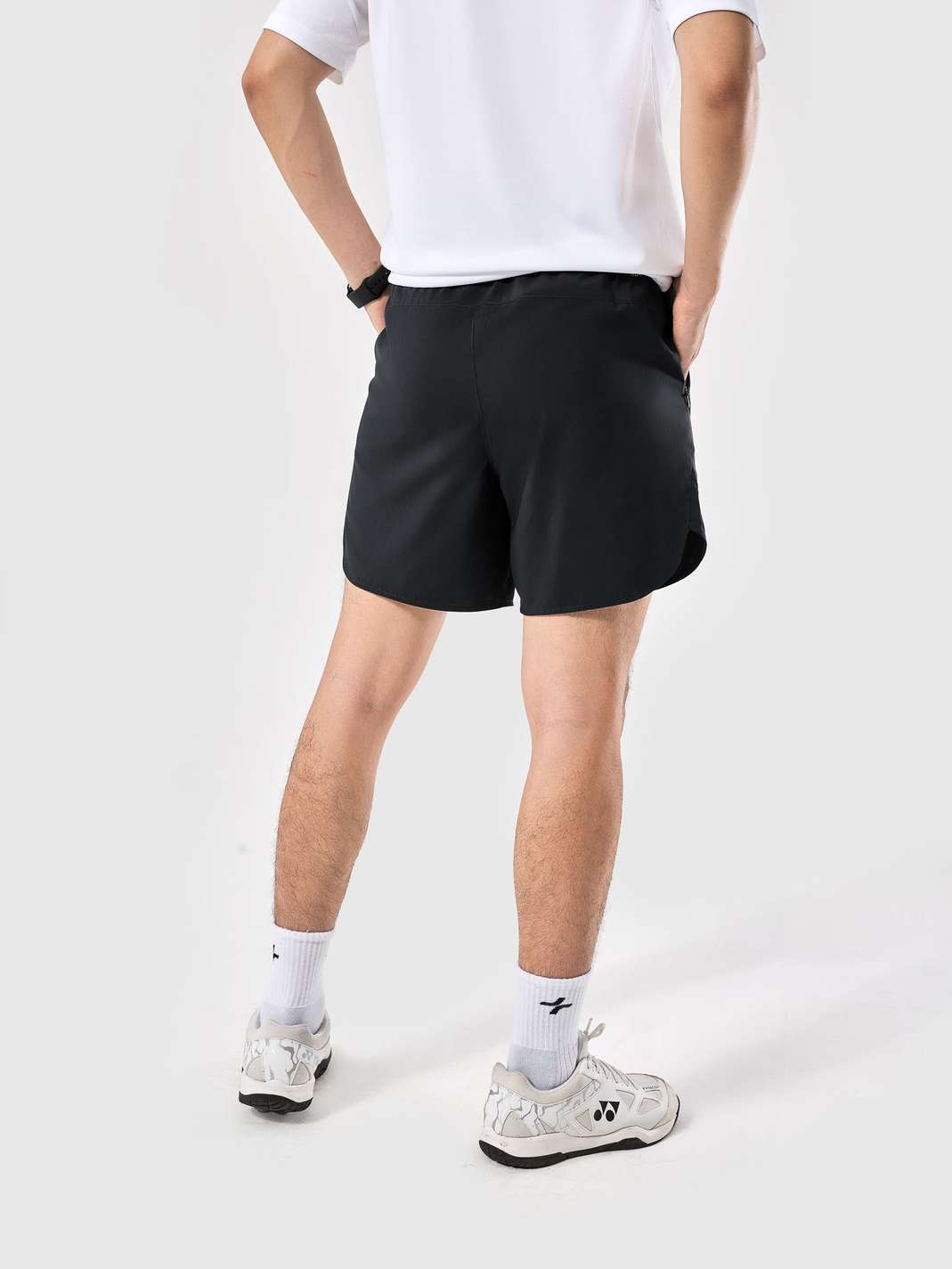 Product Image /image/May2025/quan-short-the-thao-nam-6-inch-tui-zipped-Den_3.jpg